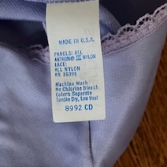 Set of 2 Vintage Warner's Camisole's - Picture 10 of 16